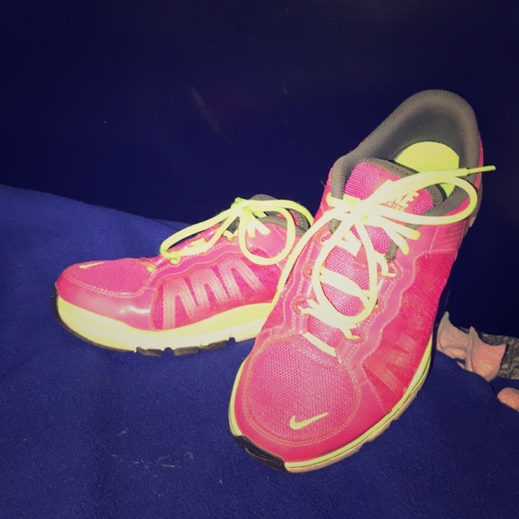 Nike pink running shoes - Picture 1 of 1
